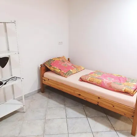 Souterrain Monteur Arbeiter 2-zimmer *