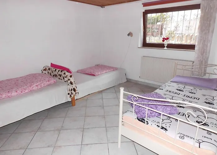 Souterrain Monteur Arbeiter 2-zimmer Διαμέρισμα *
