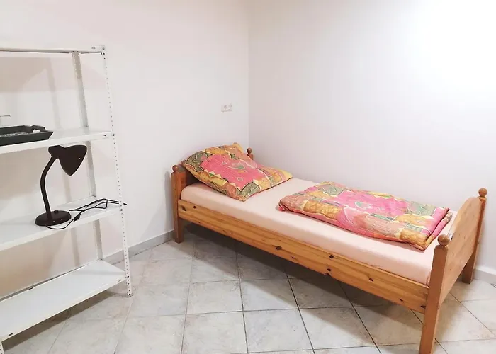 Souterrain Monteur Arbeiter 2-zimmer *